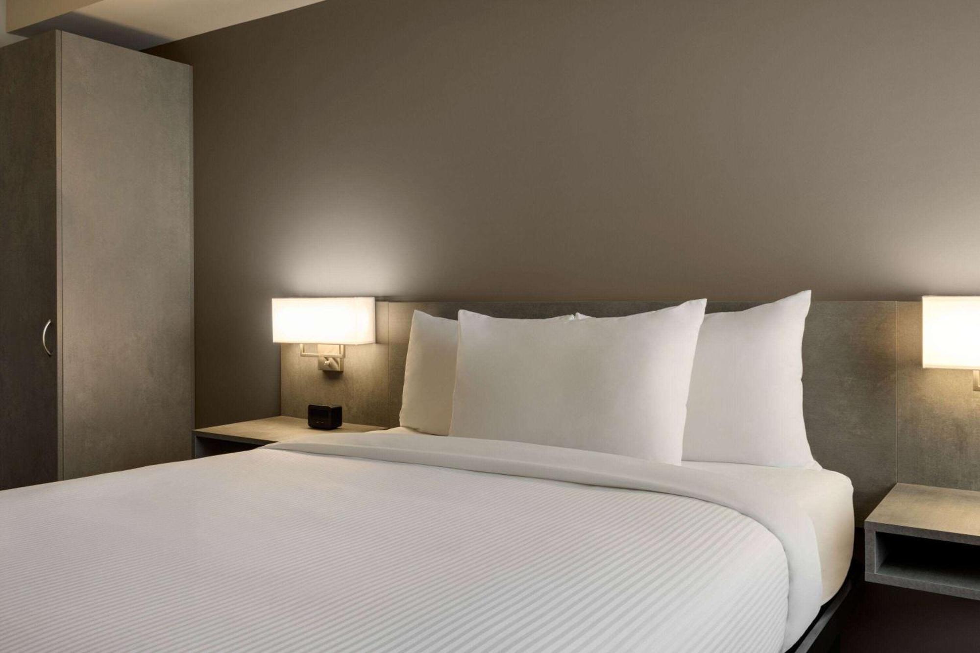 Microtel Inn & Suites By Wyndham Boisbriand Sainte-Therese ภายนอก รูปภาพ